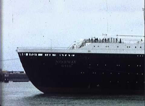 ADIEUX DU "FRANCE" (LES)